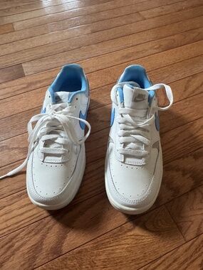 Nike Women's Gamma Force Leather Shoes 'White/Blue' (DX9176-108)